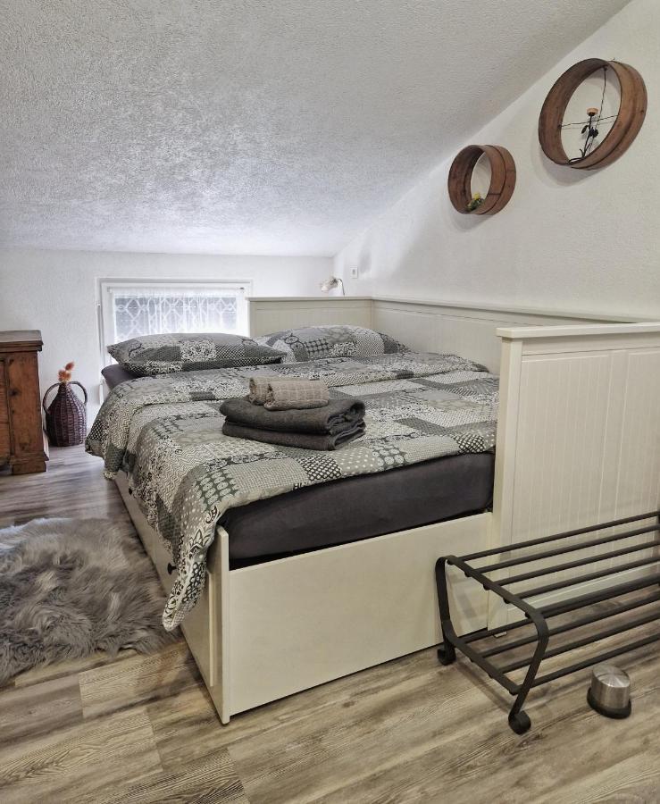 Sweet Room With A Terrace Roč Exterior foto